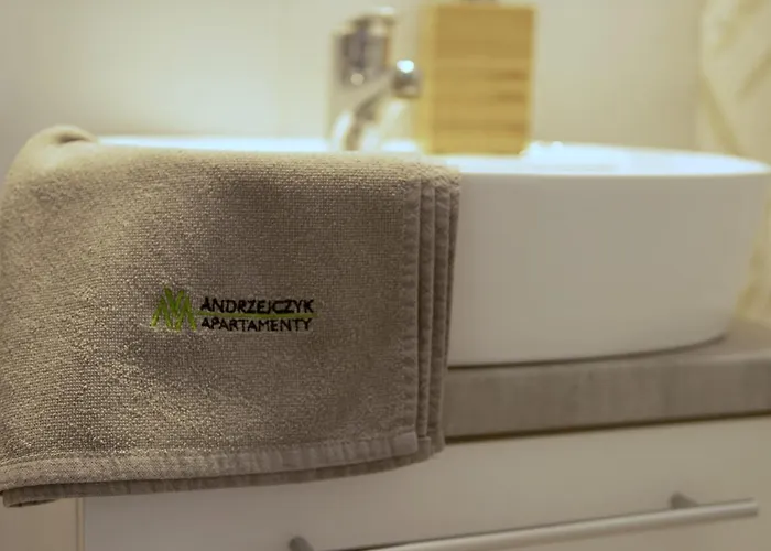 Andrzejczyk - Swietojanska 96 *